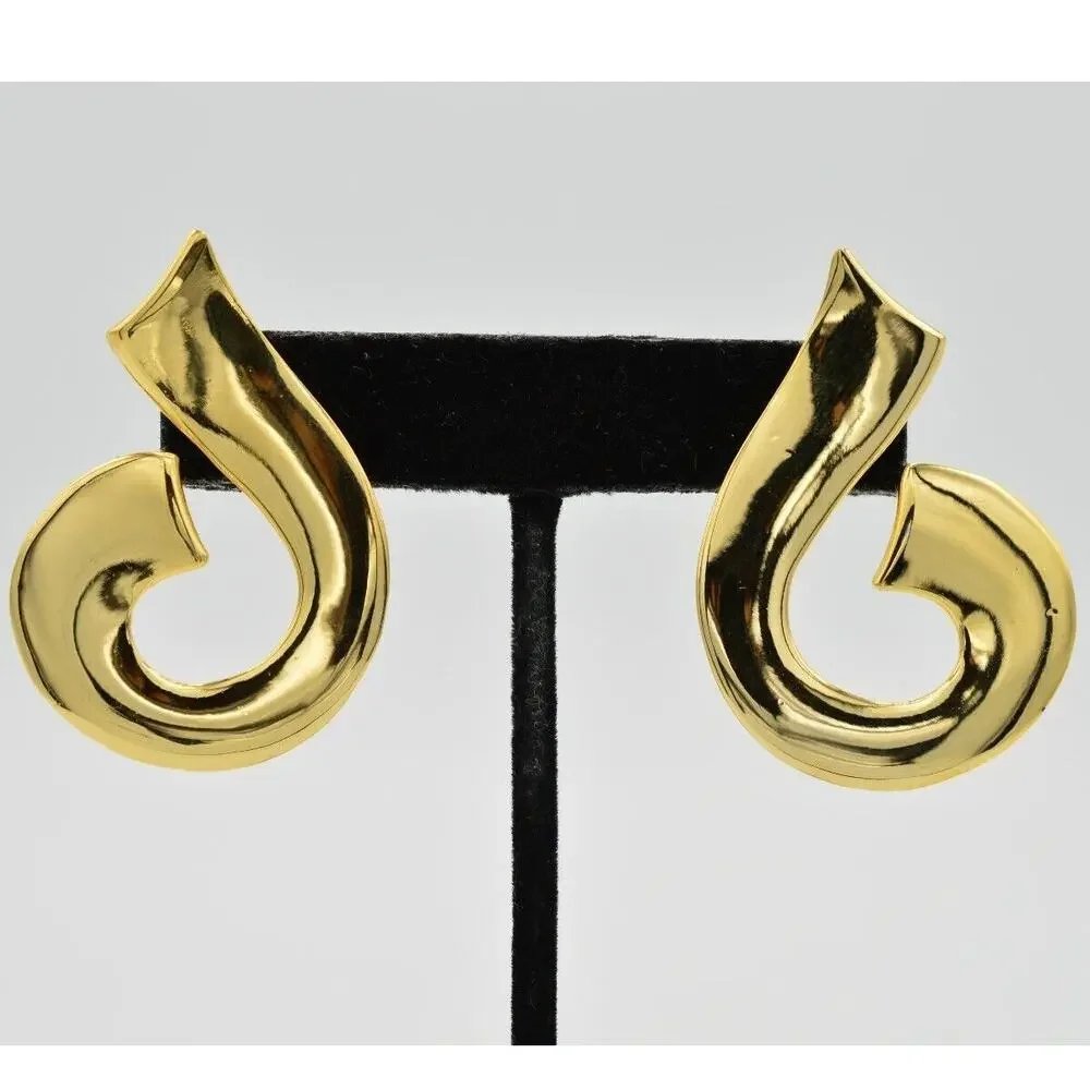 JJ Vintage Pierced Earrings Chunky Shiny Metal Gold Swirl 1988 Signed Bin4